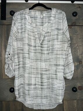 Cato White and Black V-Neck Tunic Top